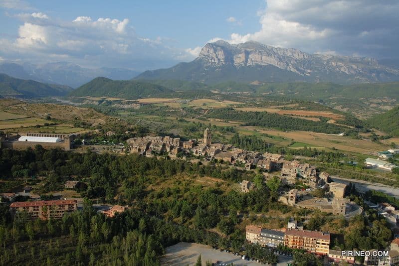Villa de Ainsa Huesca Pirineo Aragonés