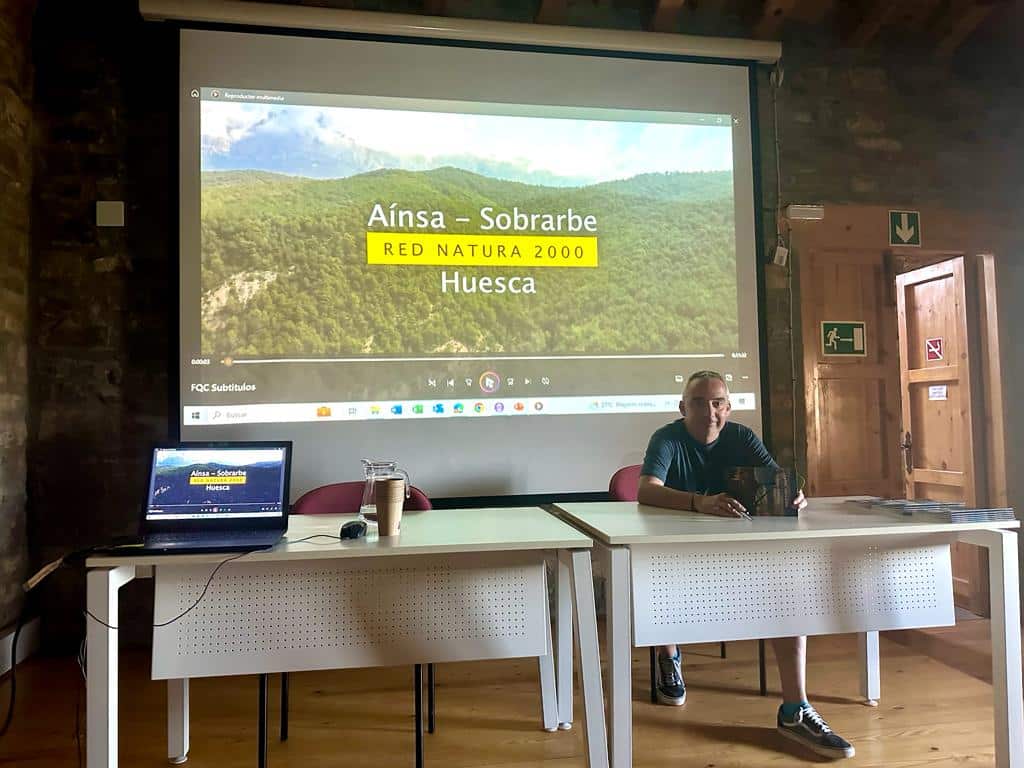 Villa de Ainsa - Sobrarbe Pirineo Juan Antonio Gil en la presentacion del video y el folleto de la Red Natura 2000 en Ainsa Sobrarbe