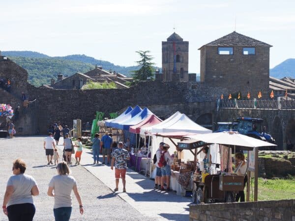 Villa de Ainsa Sobrarbe - Mapas Webcam Hoteles Restaurantes tiendas Turismo Rural Apartamentos Ainsa Sobrarbe Villa de L'Ainsa información Parque Ordesa