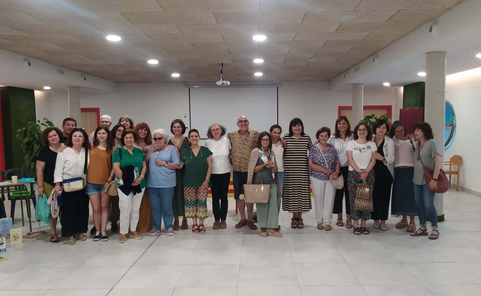 Villa de Ainsa - Sobrarbe Pirineo Foto de familia Mas Sabe La Diabla con Paco Paricio