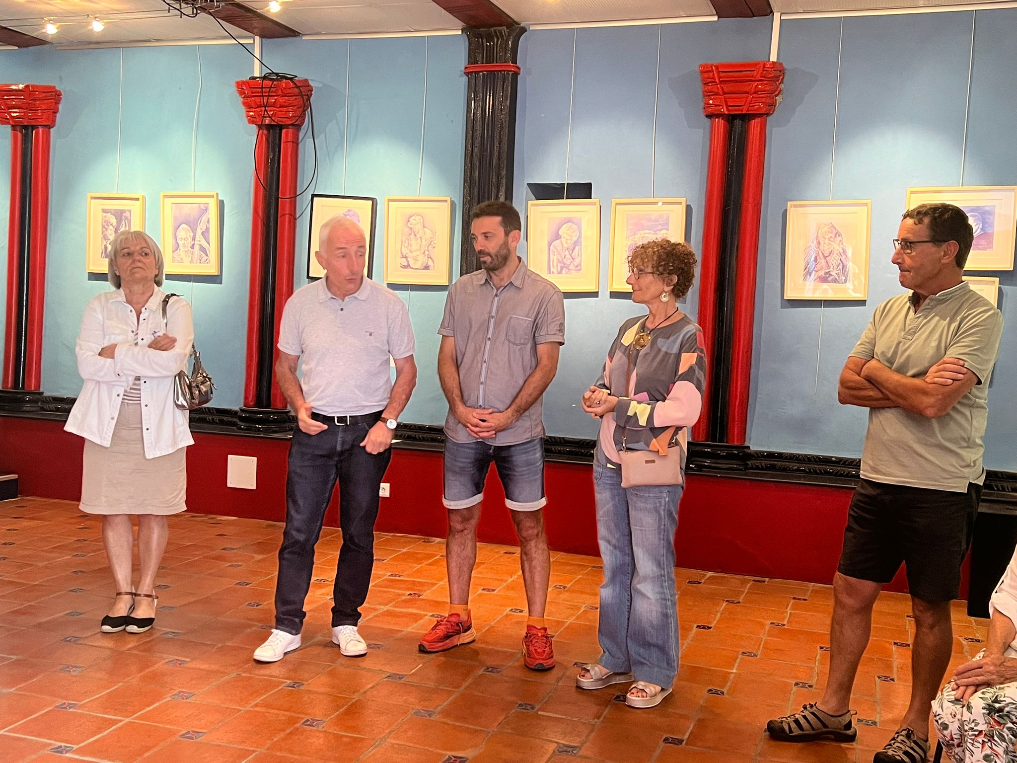 Villa de Ainsa - Sobrarbe Pirineo El alcalde Enrique Pueyo junto a Maryse Beyrie alcaldesa de Vielle Aure y Philippe Carrerre alcalde de Arreau. En la foto tambien Paco Sierra y la concejala del ayuntamiento de Arreau Anne Duran