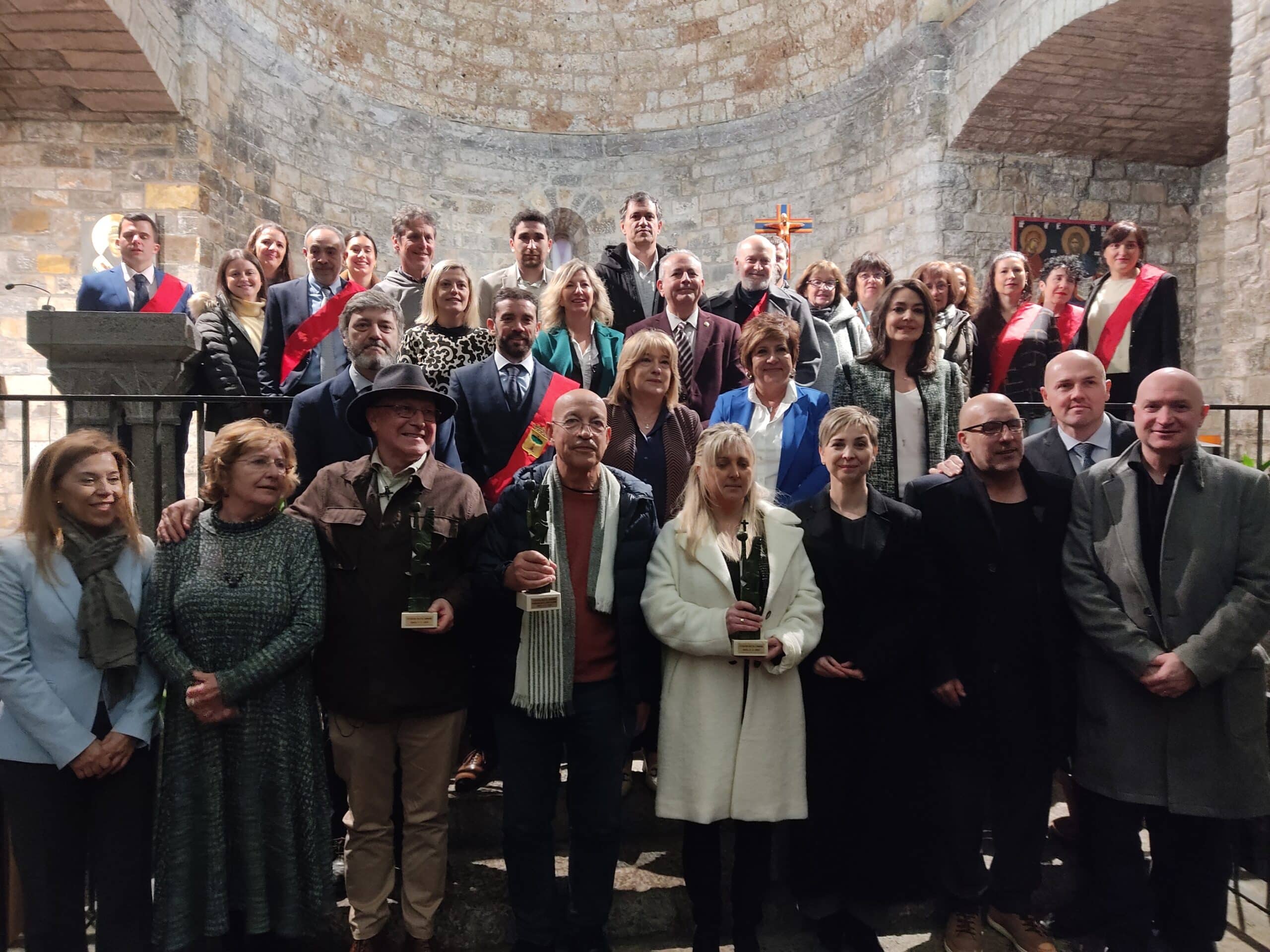 Aínsa homenajeará al músico Joaquín Pardinilla y a la agrupación de voluntarios de Protección Civil en los premios Cruz de Sobrarbe