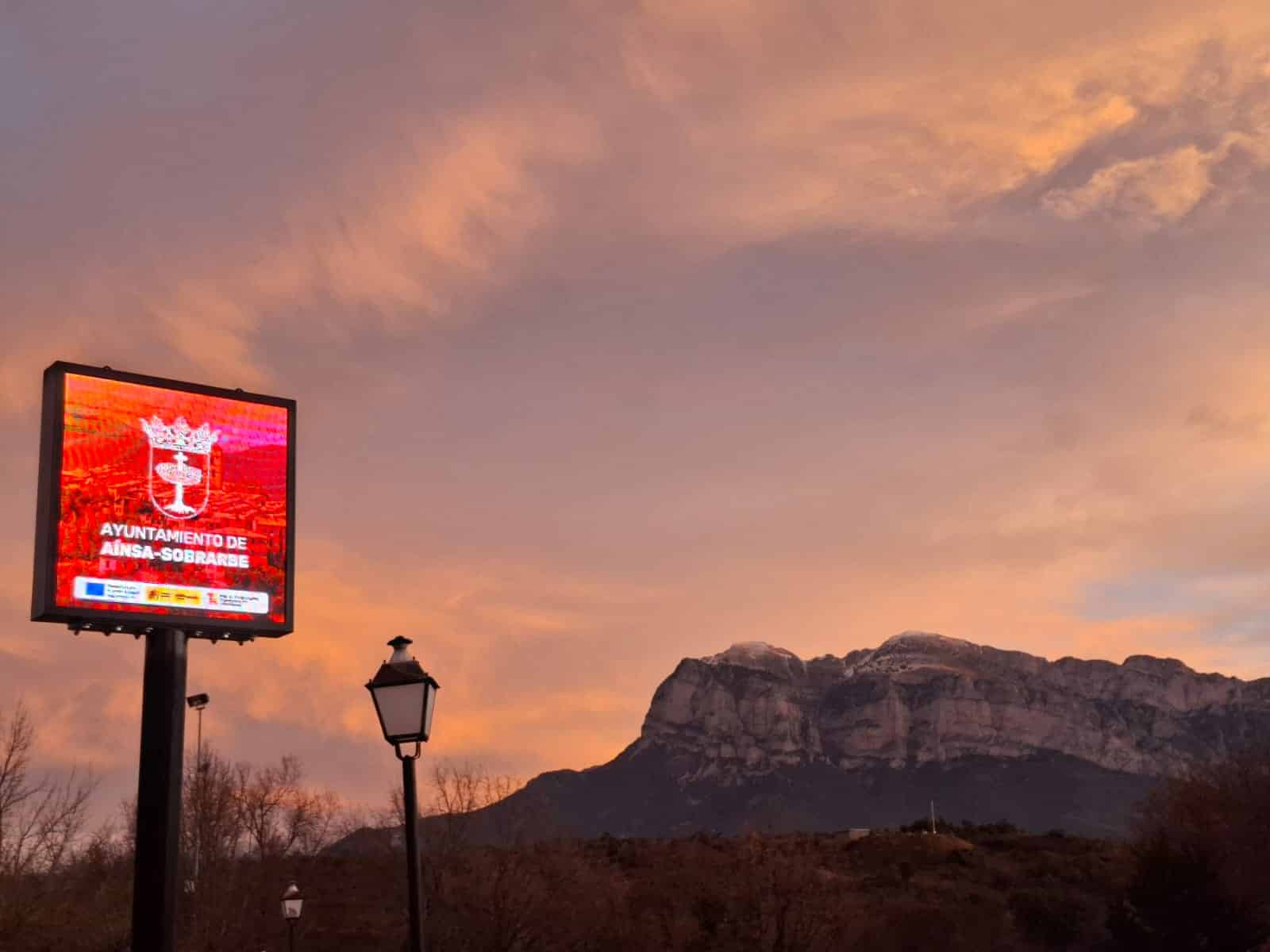 Villa de Ainsa - Sobrarbe Pirineo Una de las pantallas digitales colocadas en Ainsa