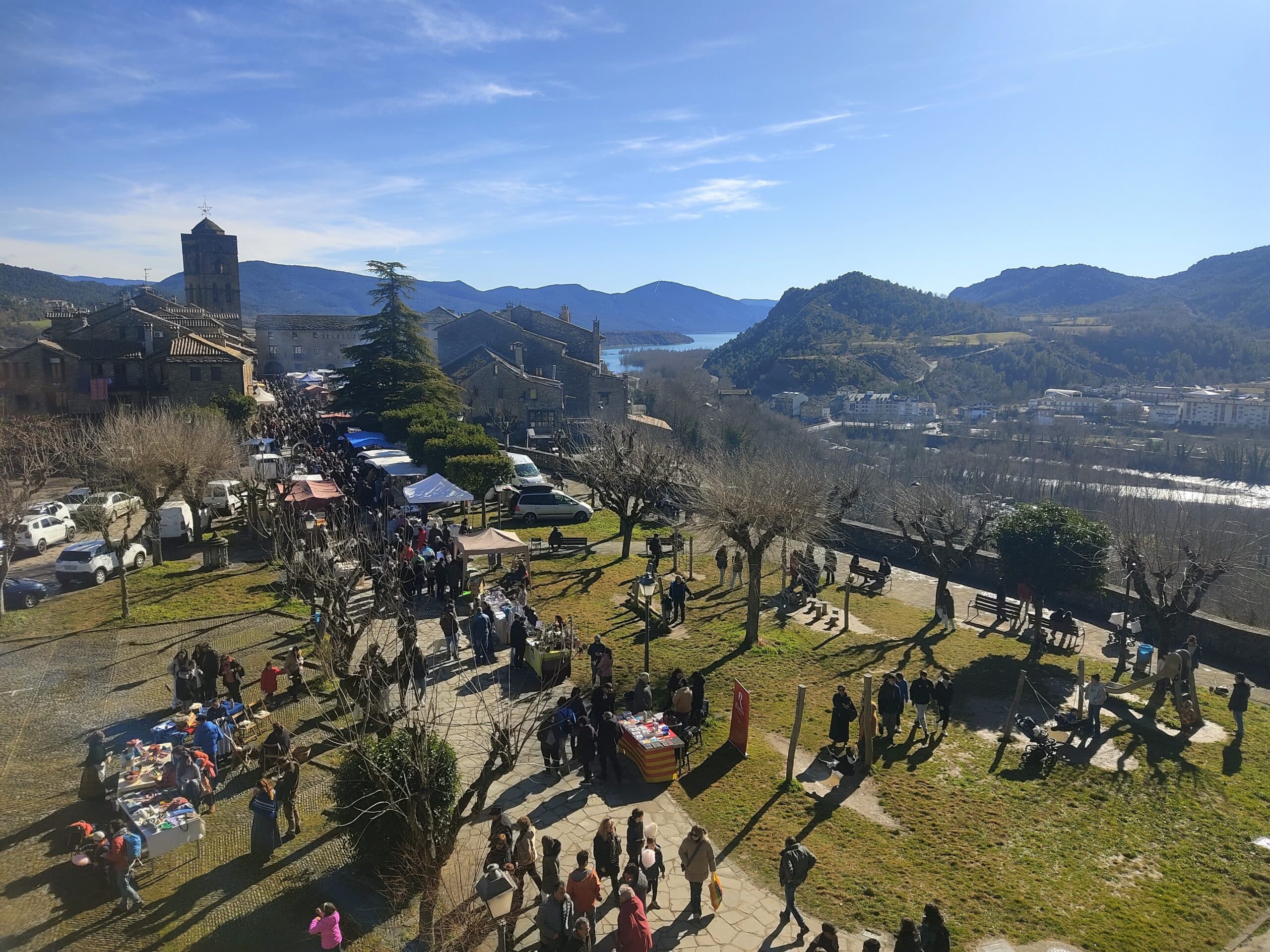 Aínsa recibe durante el mes de febrero a casi 2.000 turistas