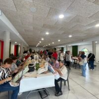 El VIII encuentro de encajeras de bolillos en Aínsa abre la temporada de otoño cultural en la localidad