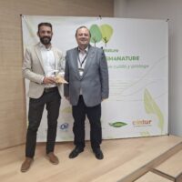 Aínsa recoge en la feria de turismo de Valladolid INTUR el premio Tourism4Nature 2025