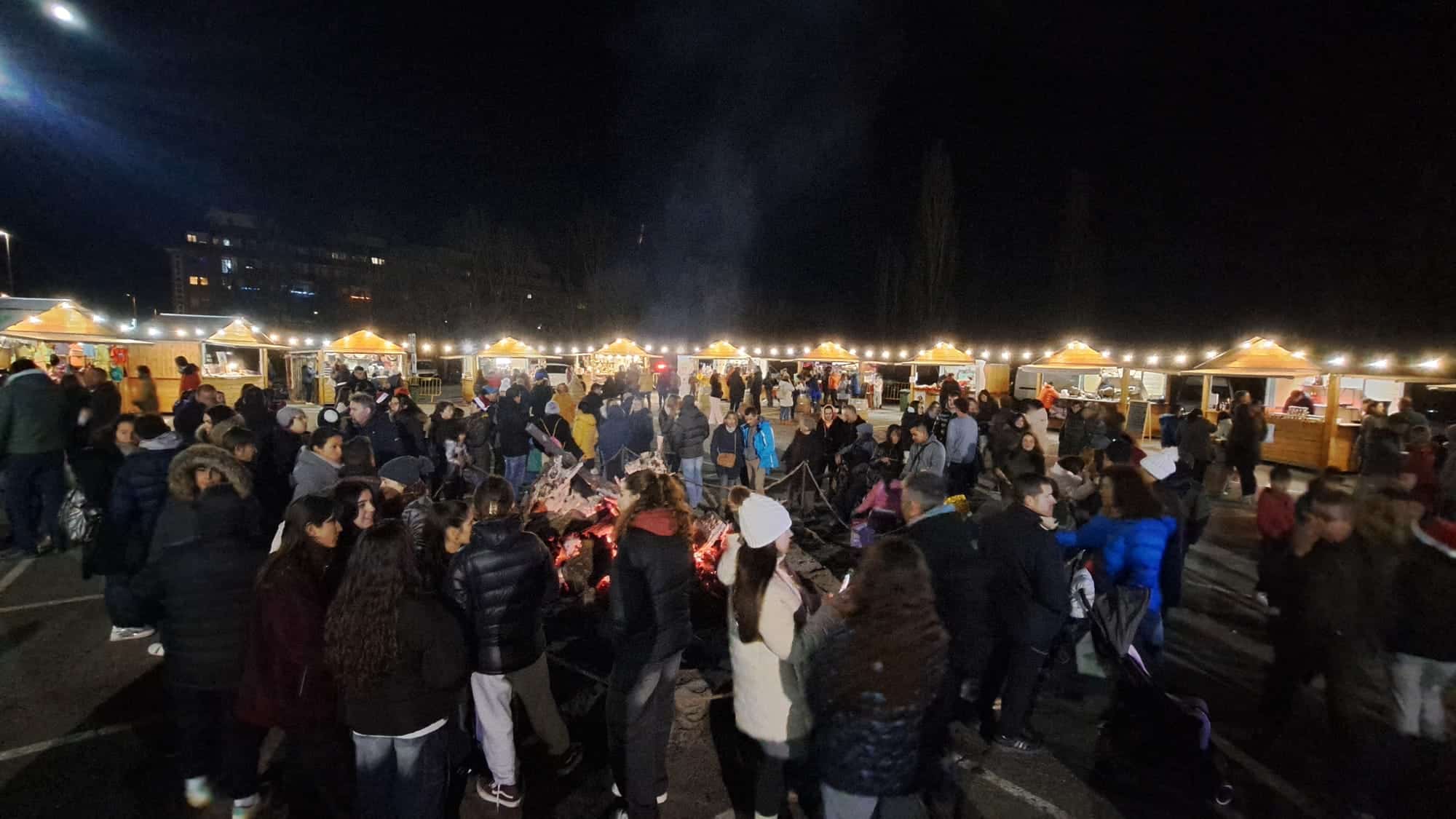 Villa de Ainsa - Sobrarbe Pirineo Aínsa inaugurará este viernes la quinta edición del mercadillo navideño al calor de la hoguera 1 Villa de Ainsa - Sobrarbe Pirineo Ambiente Mercadillo 2023 2