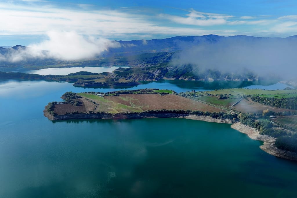 Villa de Ainsa - Sobrarbe Pirineo El aeródromo de Coscojuela cerró 2025 con más de 400 aeronaves recibidas e importantes mejoras 1 Villa de Ainsa - Sobrarbe Pirineo Vista aerea del aerodromo