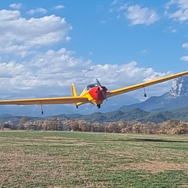 Villa de Ainsa - Sobrarbe Pirineo El aeródromo de Coscojuela de Sobrarbe logra su máxima afluencia y se afianza como enclave estratégico comarcal 12 Villa de Ainsa - Sobrarbe Pirineo