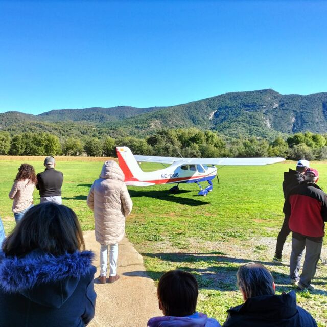 El aeródromo de Coscojuela de Sobrarbe logra su máxima afluencia y se afianza como enclave estratégico comarcal El aeródromo de Coscojuela de Sobrarbe logra su máxima afluencia y se afianza como enclave estratégico comarcal