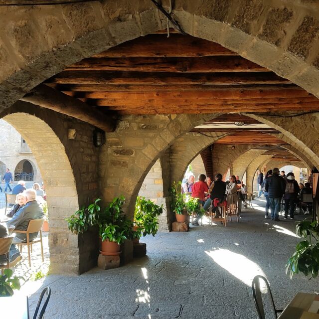 La Villa Medieval de Aínsa ya está lista para recibir a los veraneantes tras un mes de mayo histórico