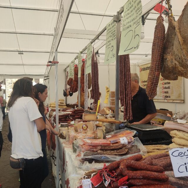 Expoferia Ainsa 2024, Sobrarbe, Pirineo Aragonés, Productos Locales, Km0, Artesanía, Productores Locales, Feria Artesanal, Agricultura Sostenible, Gastronomía Local, Turismo Rural, Tradición Aragonesa, Cultura Pirineo, Eventos Ainsa, Calidad Rural, Mercado Local, Innovación Rural, Sostenibilidad, Desarrollo Local, Experiencia Artesanal