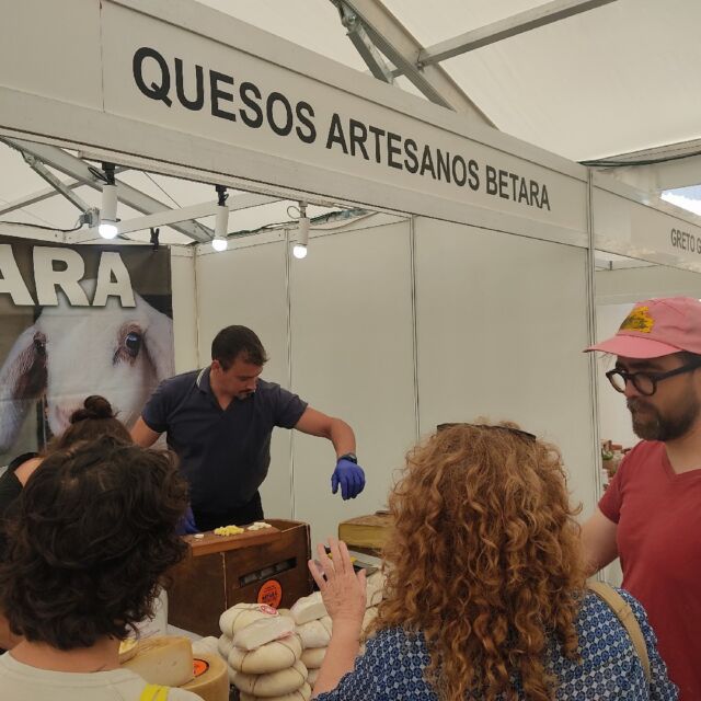Expoferia Ainsa 2024, Sobrarbe, Pirineo Aragonés, Productos Locales, Km0, Artesanía, Productores Locales, Feria Artesanal, Agricultura Sostenible, Gastronomía Local, Turismo Rural, Tradición Aragonesa, Cultura Pirineo, Eventos Ainsa, Calidad Rural, Mercado Local, Innovación Rural, Sostenibilidad, Desarrollo Local, Experiencia Artesanal